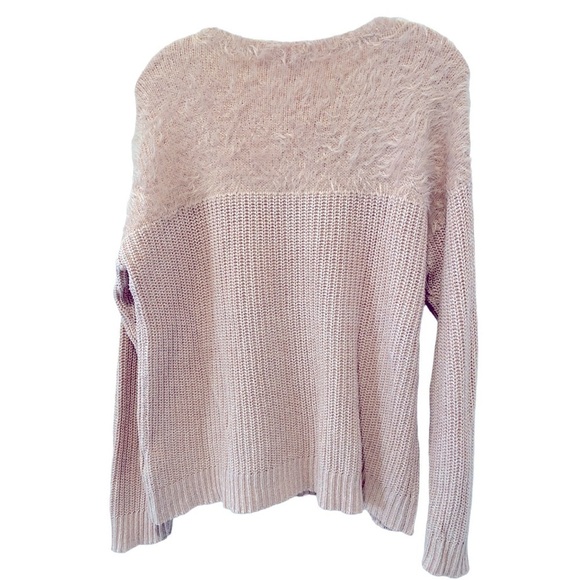 Pink pullover sweater Vince Camuto. Long sleeve top is fuzzy eyelash pink M
C - Picture 2 of 7